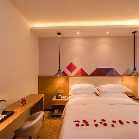 Borrman Hotel Guangzhou Tianhe Sports Center Екстериор снимка